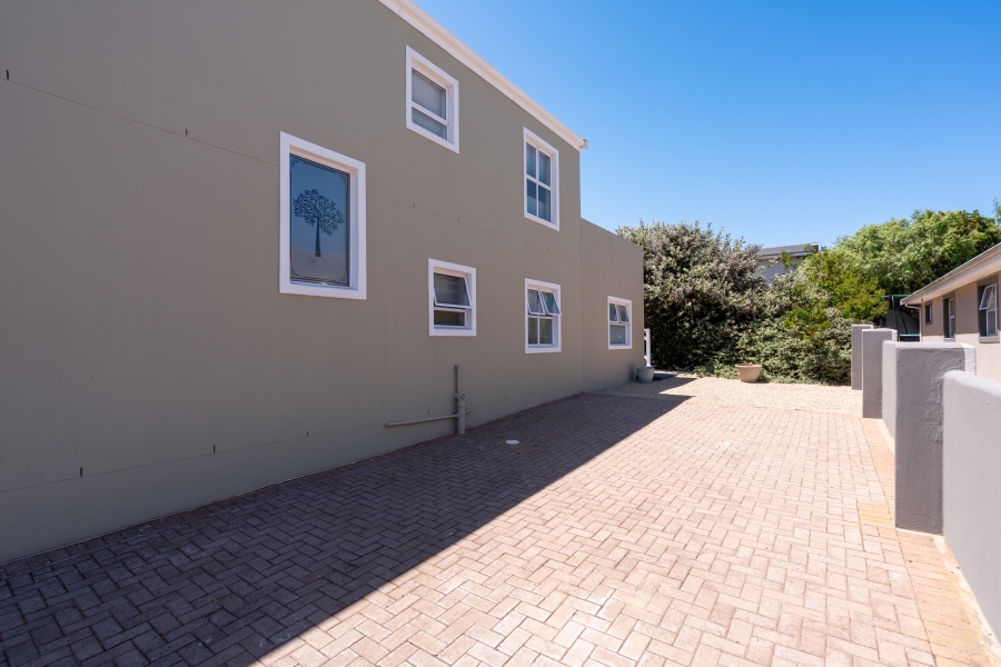4 Bedroom Property for Sale in Myburgh Park Western Cape